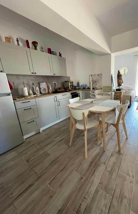 Rohan Studio One Aparthotel Năvodari Екстериор снимка